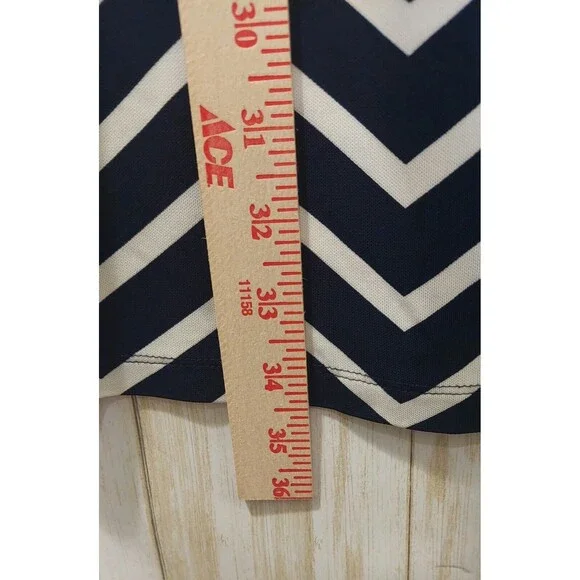 Lauren Ralph Lauren Sleeveless Dress Navy & White Chevron Print Size 8 - Picture 8 of 8